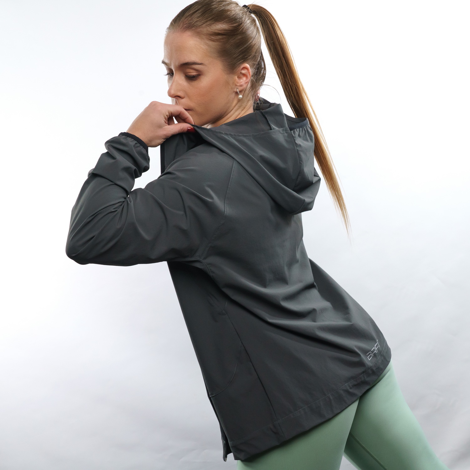 Campera Rompeviento Unisex - Imagen 9