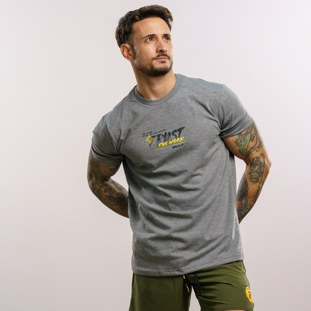 REMERA TRUST THE WORK - Imagen 2