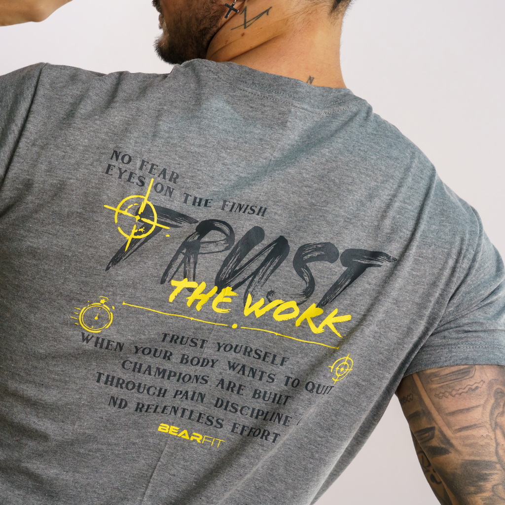REMERA TRUST THE WORK - Imagen 4